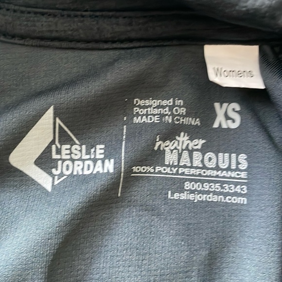 Leslie Jordan womens half zip full sleeve athletic top in size XS NWOT - Picture 5 of 6